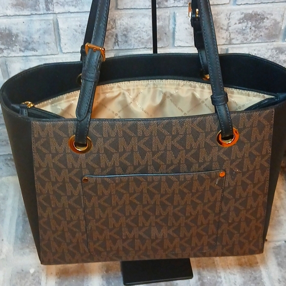 Michael Kors Medium Walsh Multifunction Tote – Brown/Black - Picture 13 of 15